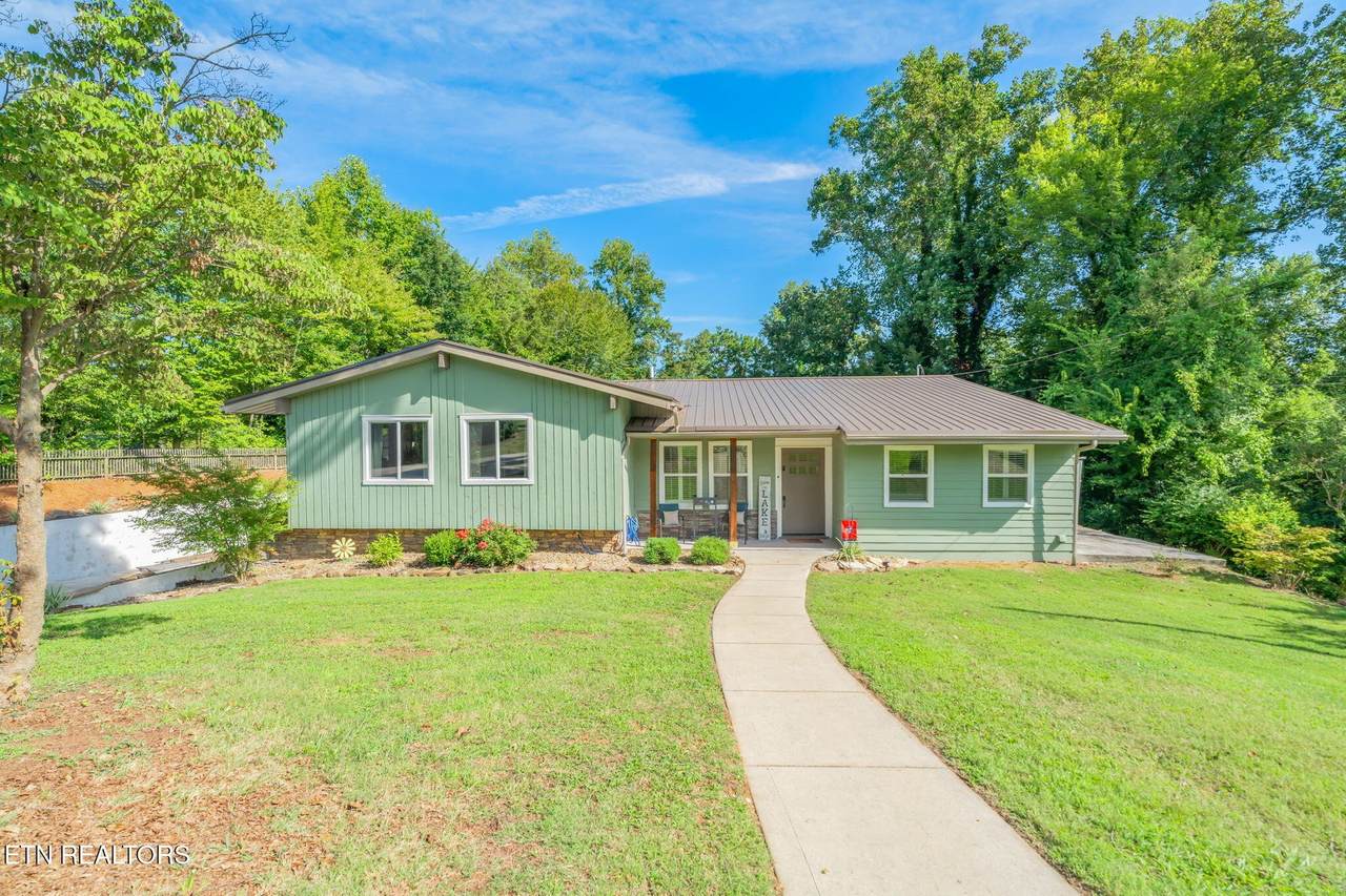 828 Sargent Drive - Photo 1