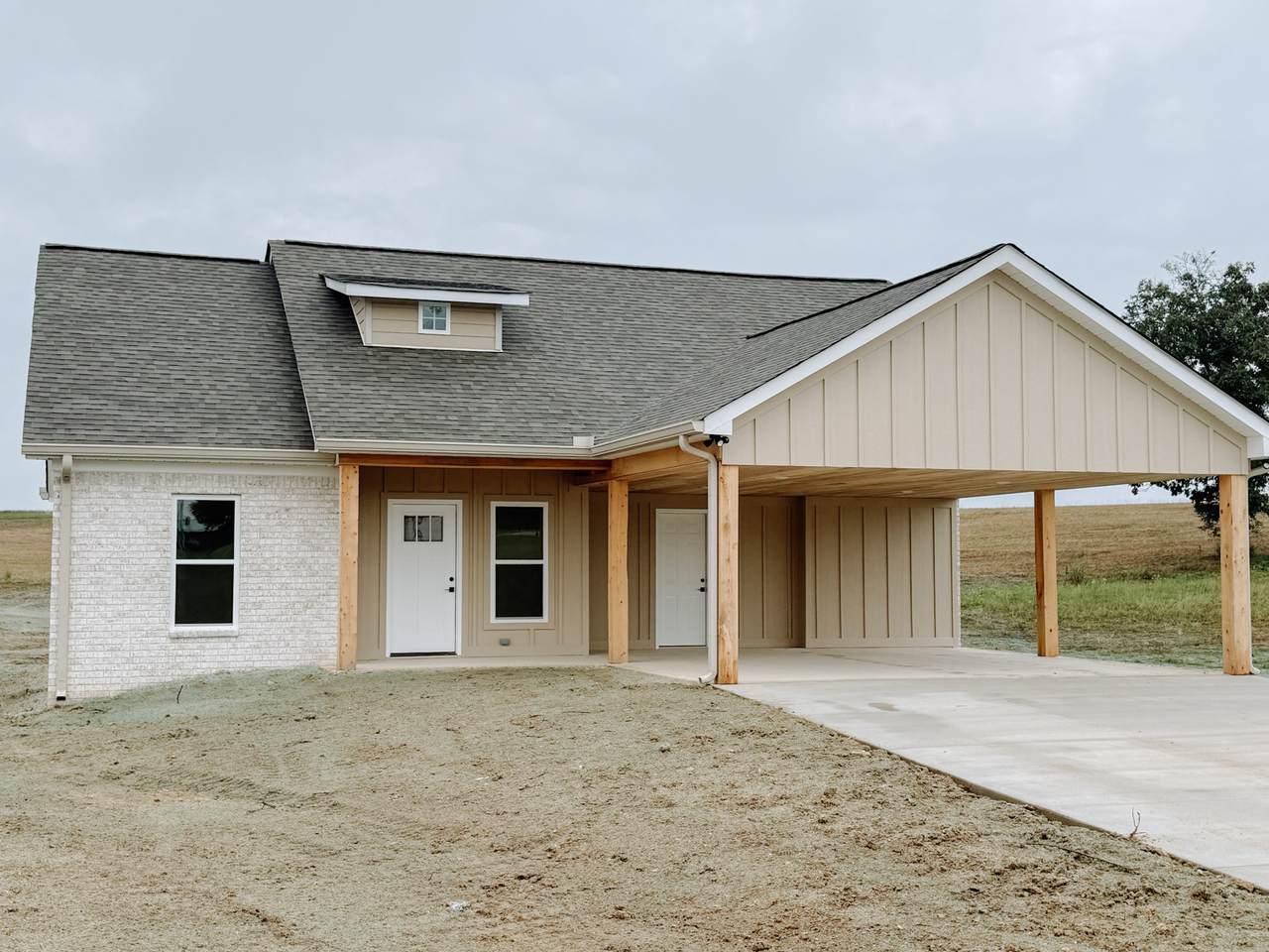 200 Sawyer Lane - Photo 1