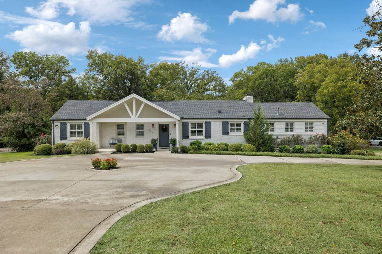 745 Vosswood Dr - Photo 1