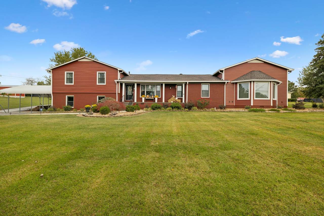 1119 Sparta Hwy - Photo 1