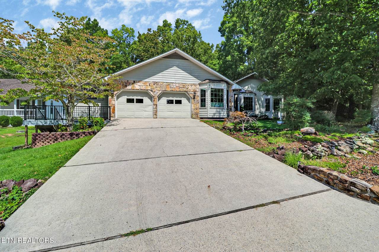 143 Sugarbush Circle - Photo 1