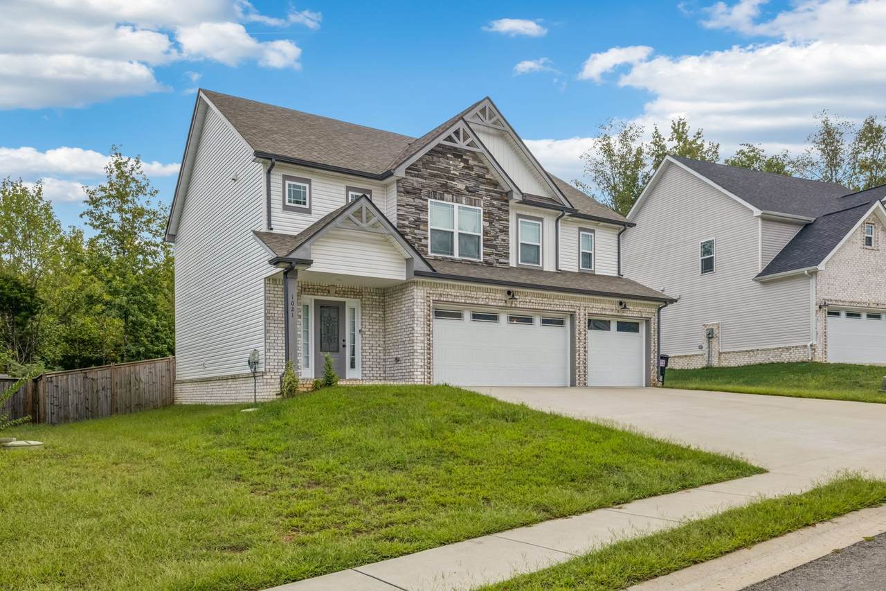 1021 Brightwood Ct - Photo 1