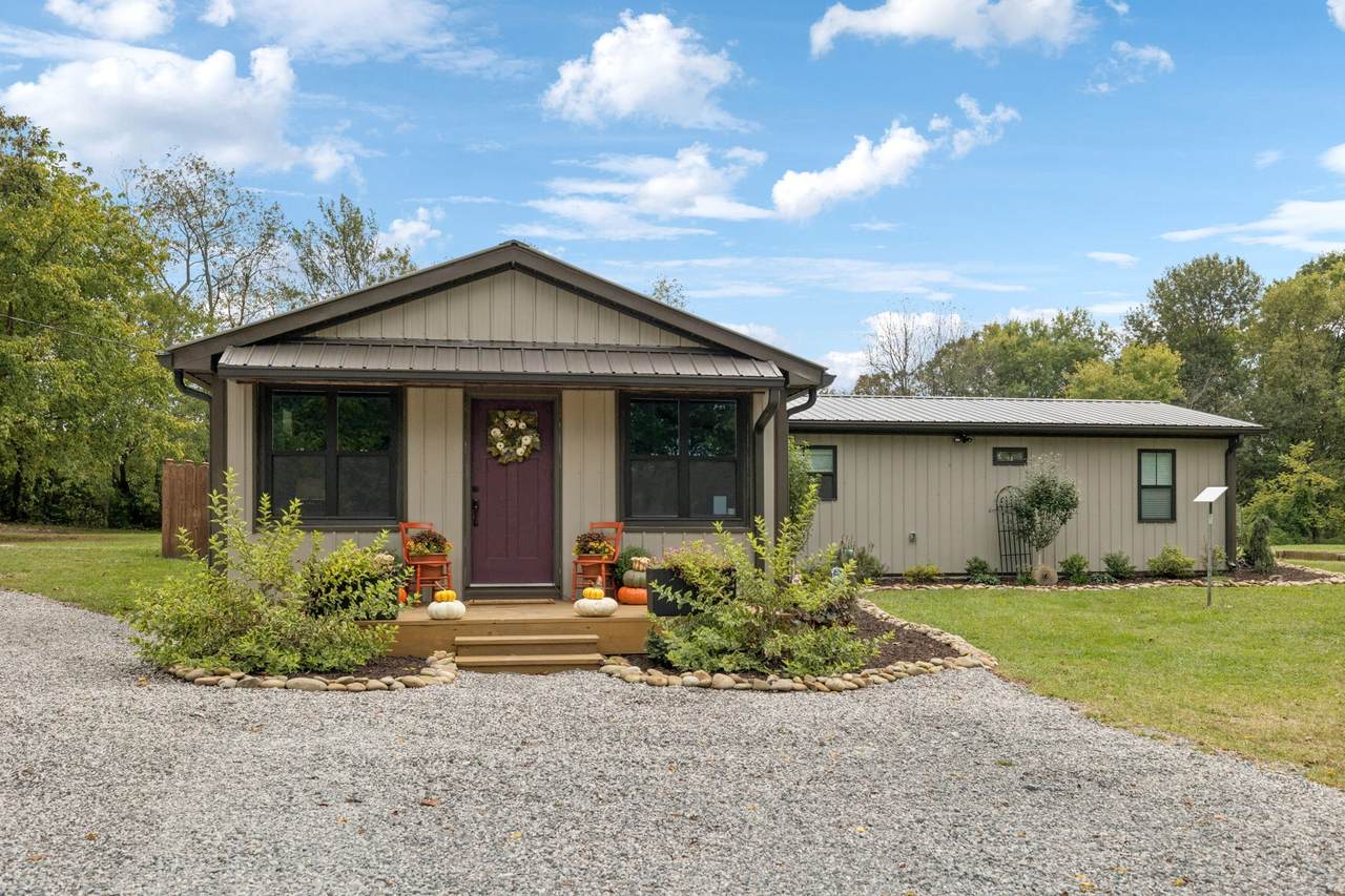 2496 Chestnut Hill Rd - Photo 1