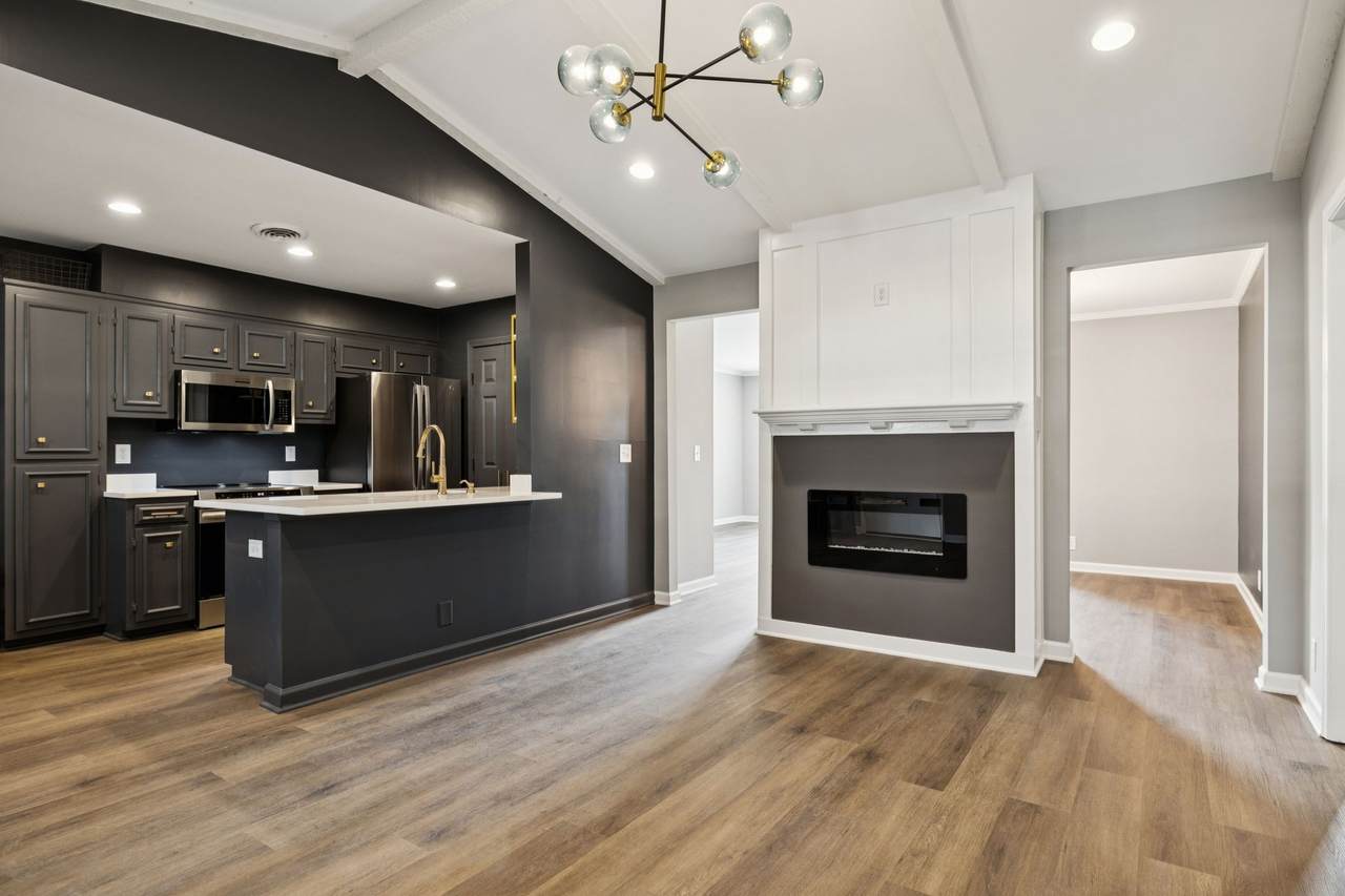 1005 Todd Preis Dr - Photo 1