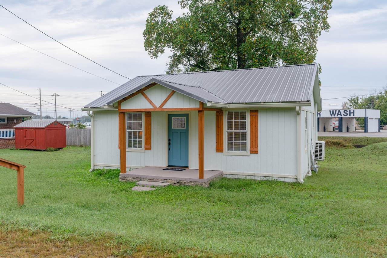 1105 Elm Avenue - Photo 1