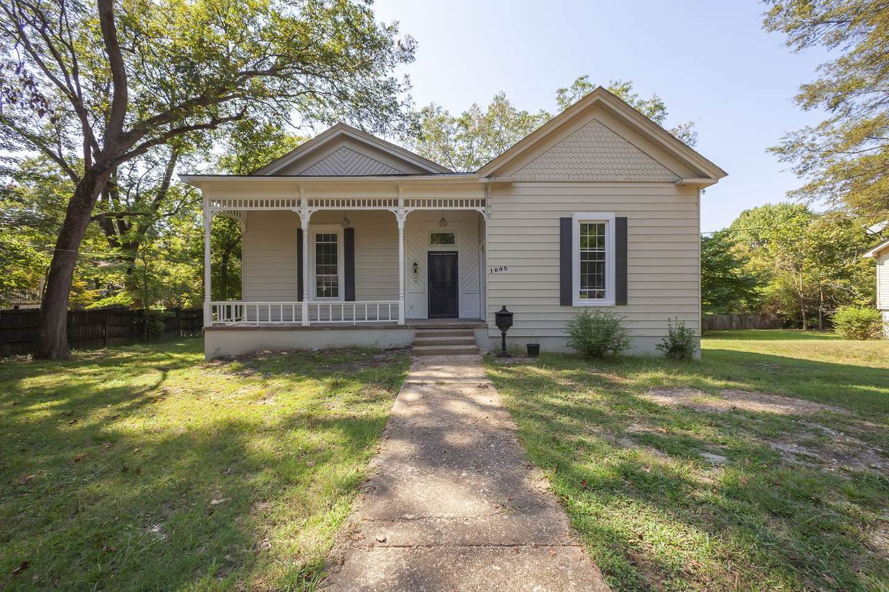 1005 Lafayette Ave - Photo 1