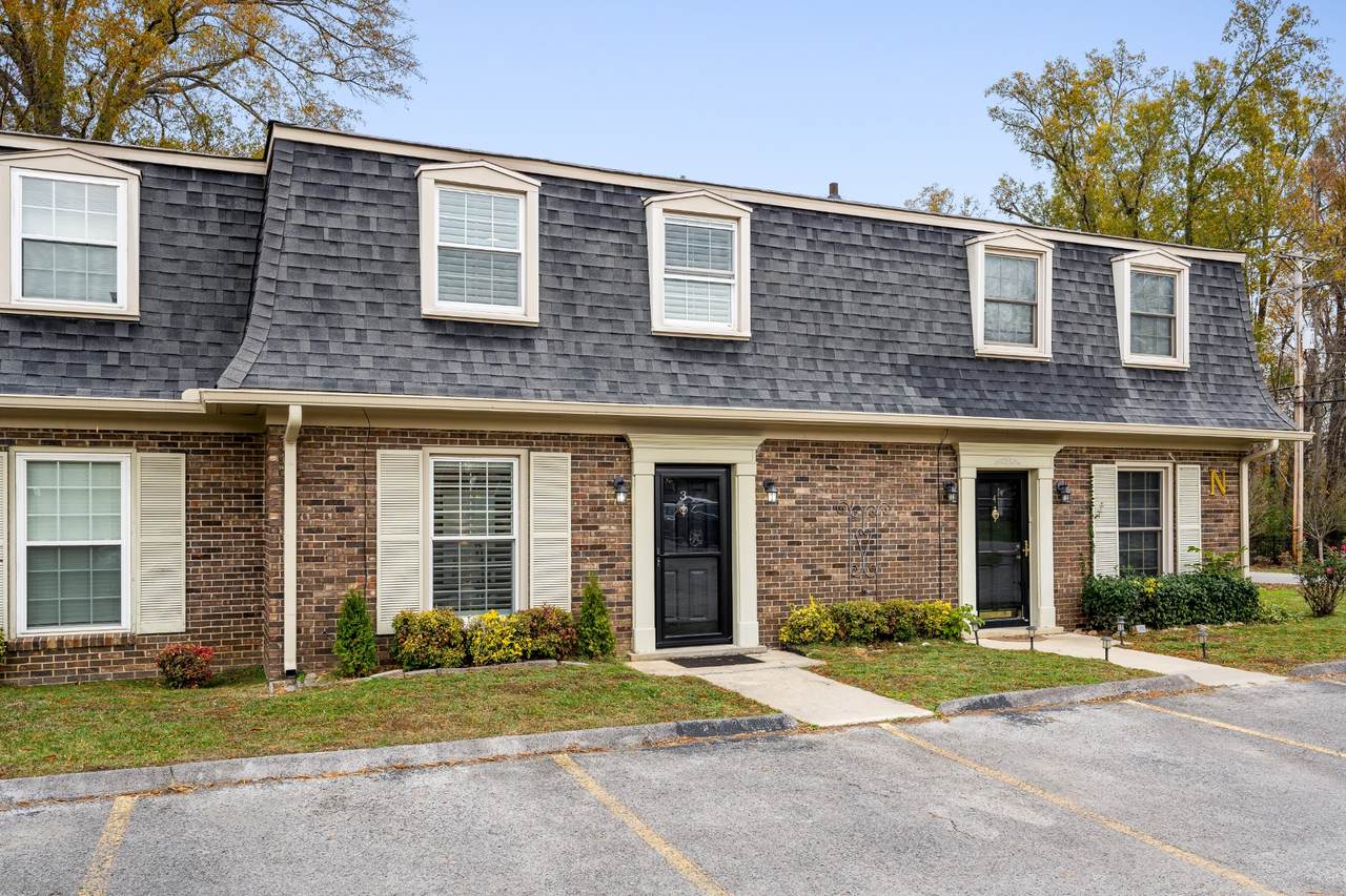 1010 Country Club Rd - Photo 1