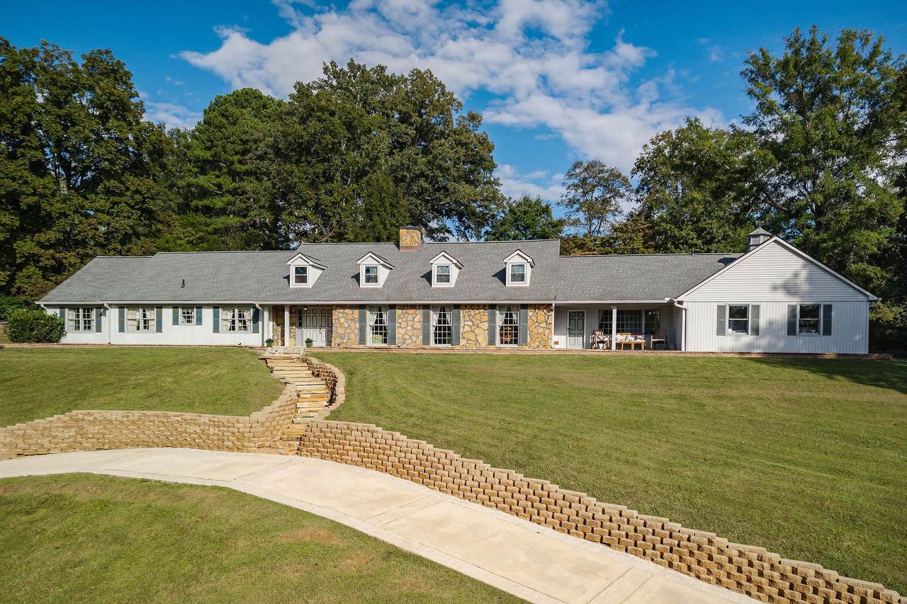 1400 Thomas Cir - Photo 1