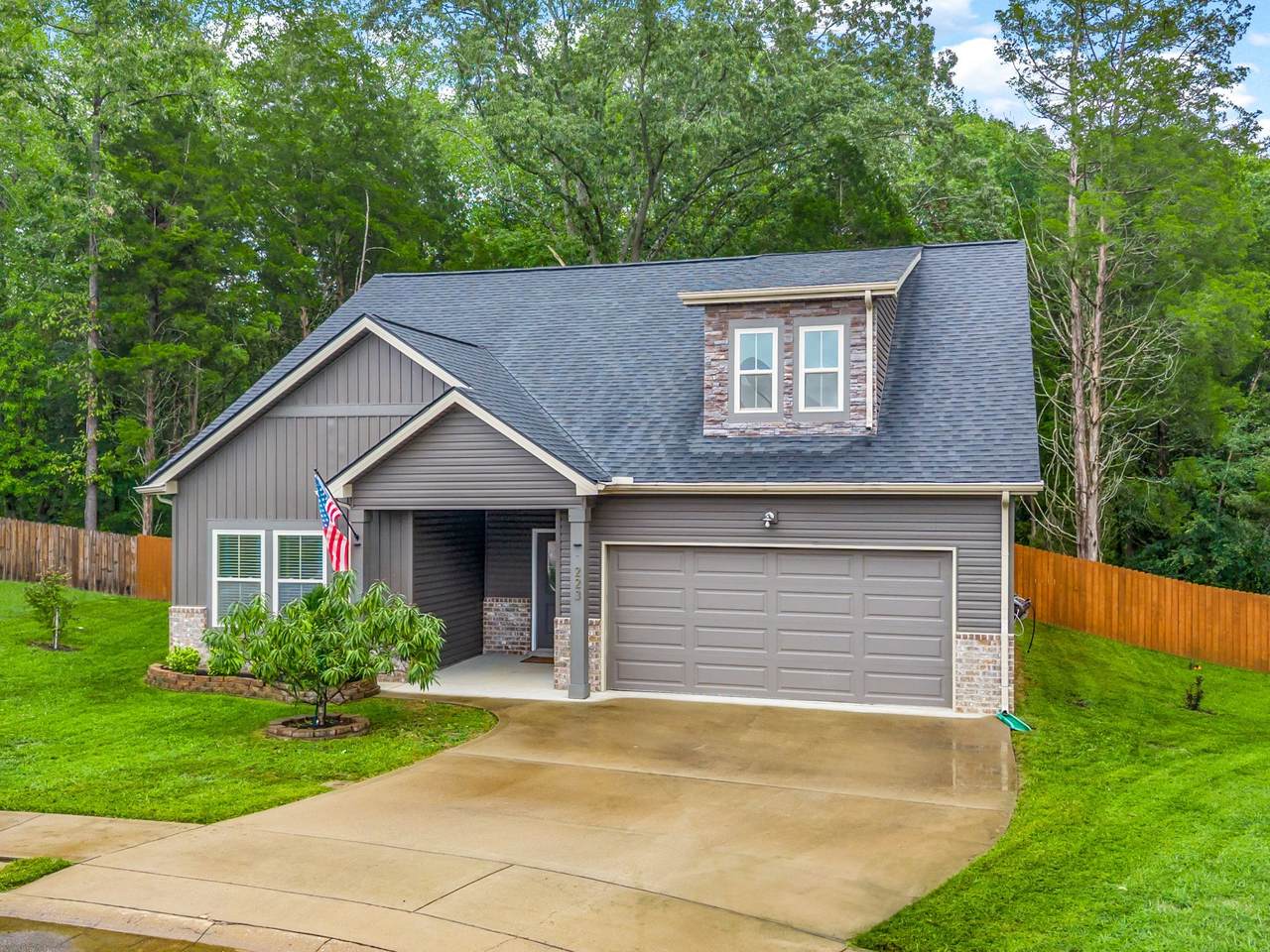 223 Liam Ct - Photo 1