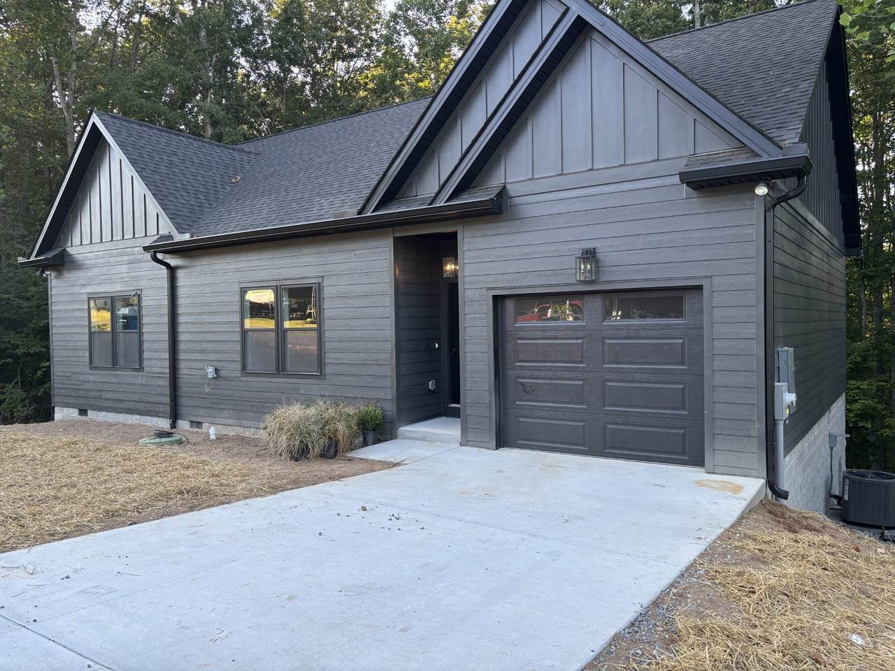 155 Shiloh Ln - Photo 1