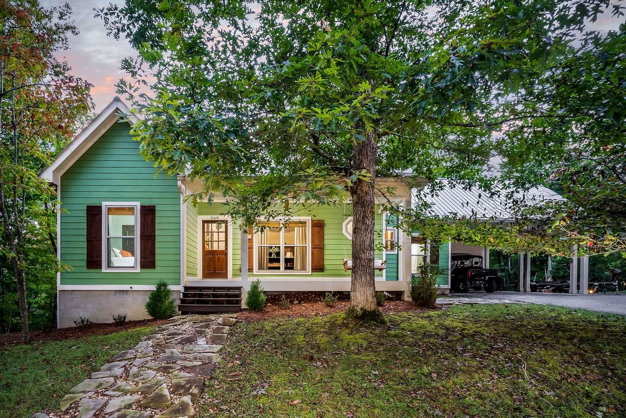 560 Springwood Pl - Photo 1