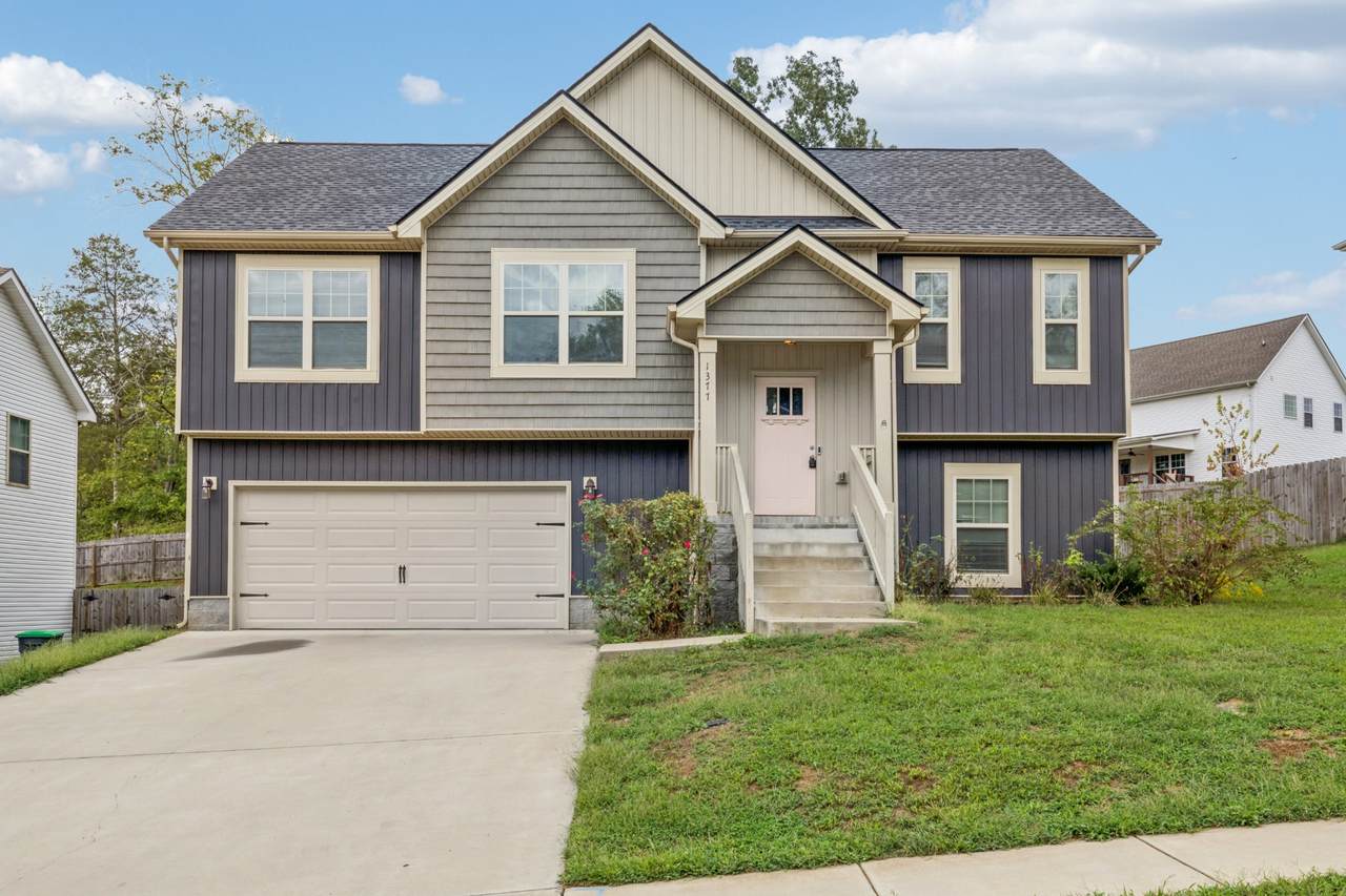 1377 Sussex Dr - Photo 1