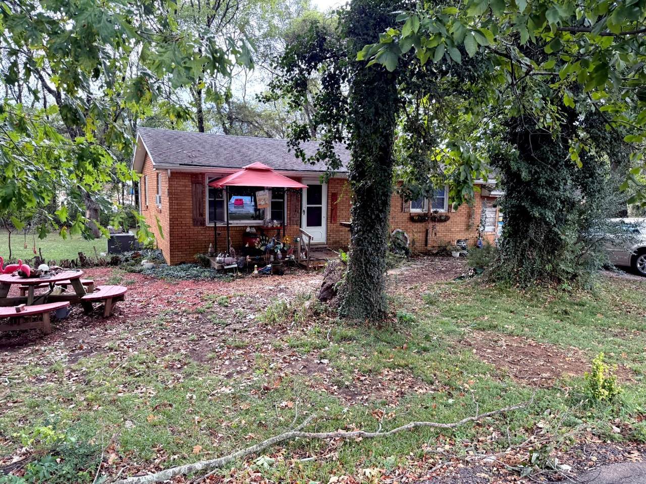 202 Murfreesboro St - Photo 1