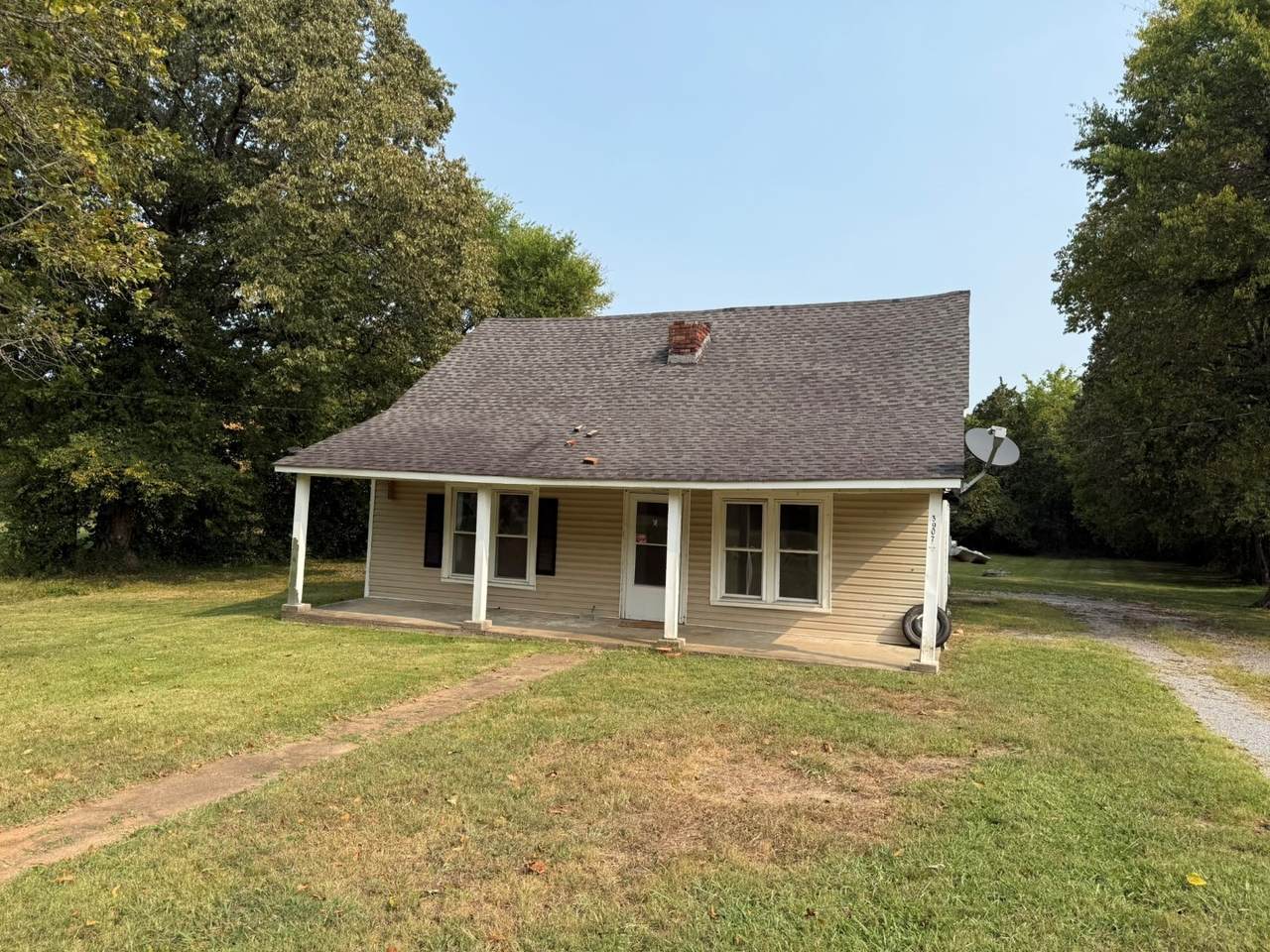 3907 Woodbury Pike - Photo 1