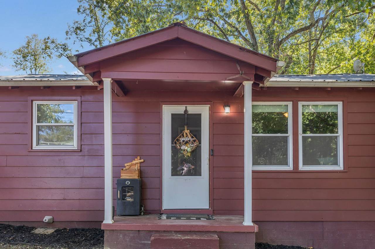 2103 Hillwood Dr - Photo 1