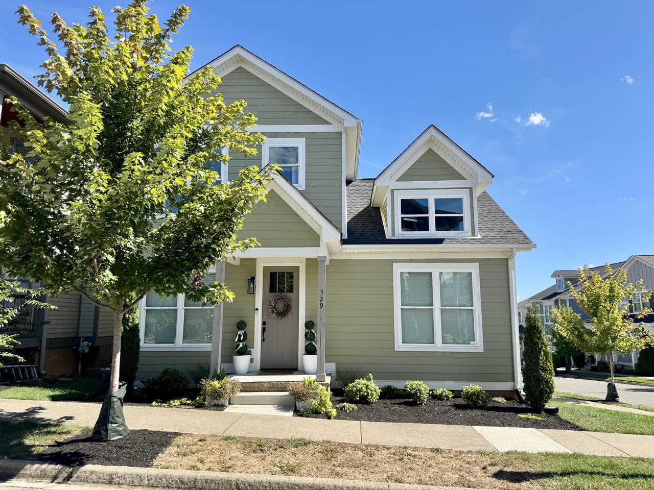 329 Augusta Ave - Photo 1