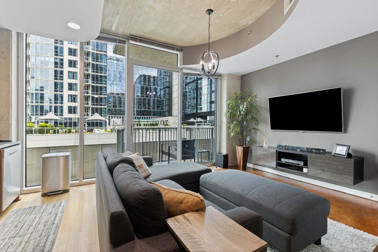 301 Demonbreun St - Photo 1