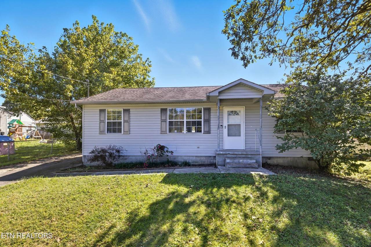 143 Wellington Circle - Photo 1