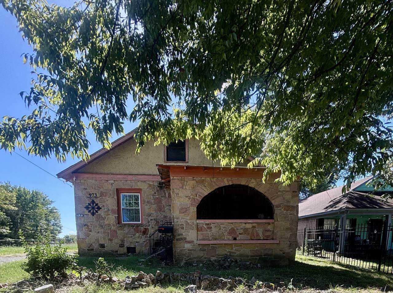 973 Doris Ave - Photo 1