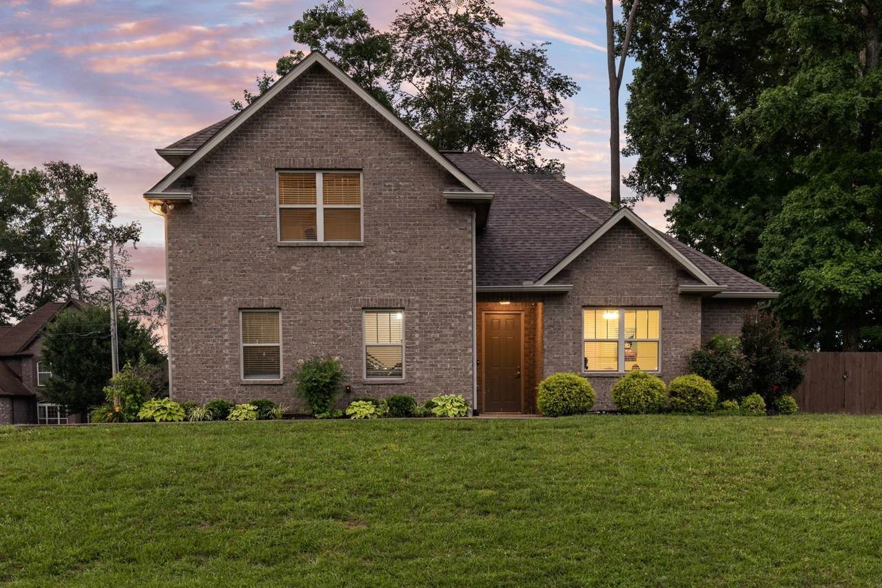 200 Sapphire Dr - Photo 1