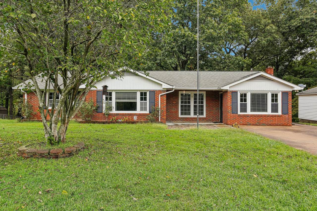 2065 Lintwood Dr - Photo 1