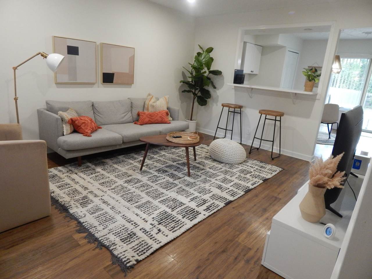 2311 Eastland Ave - Photo 1