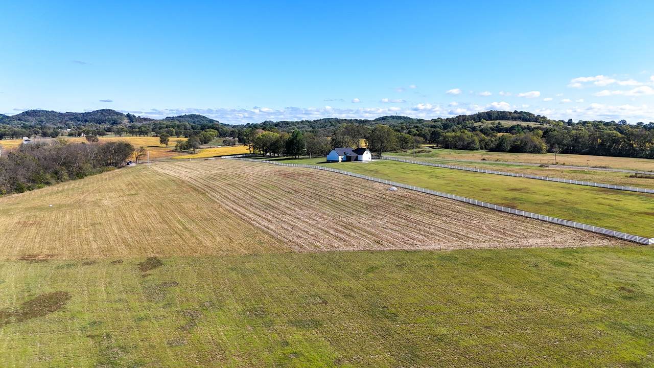 1473 Lauderdale Ln - Photo 1