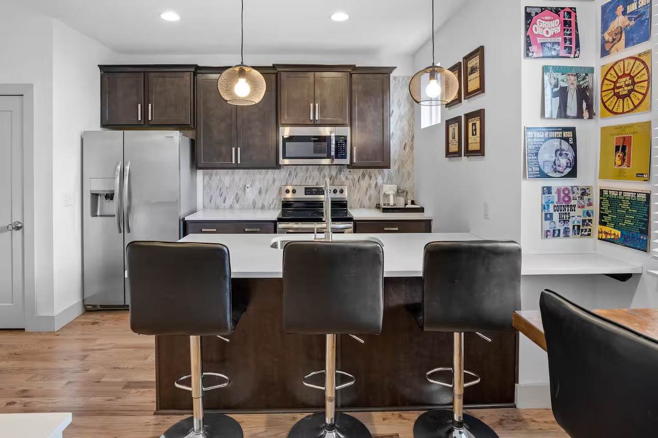 4908C Delaware Ave - Photo 1