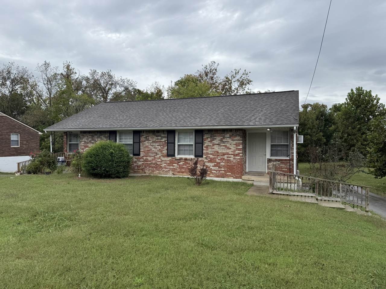 350 Foxglove Dr - Photo 1