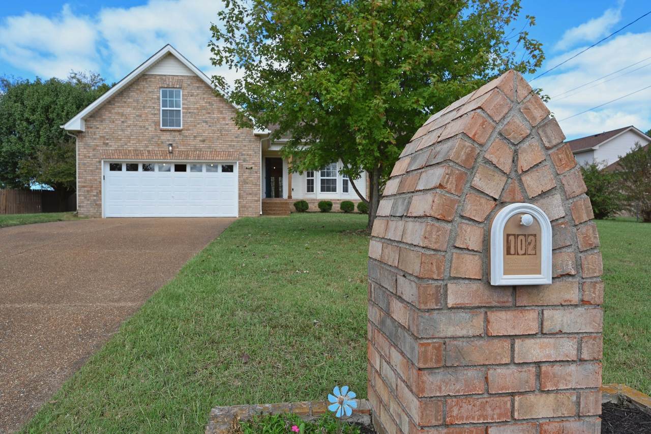 102 Candlewick Pl - Photo 1