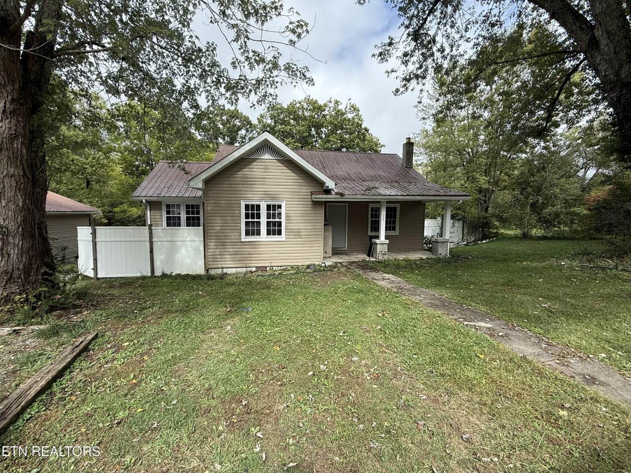 328 Wheeler Ave - Photo 1