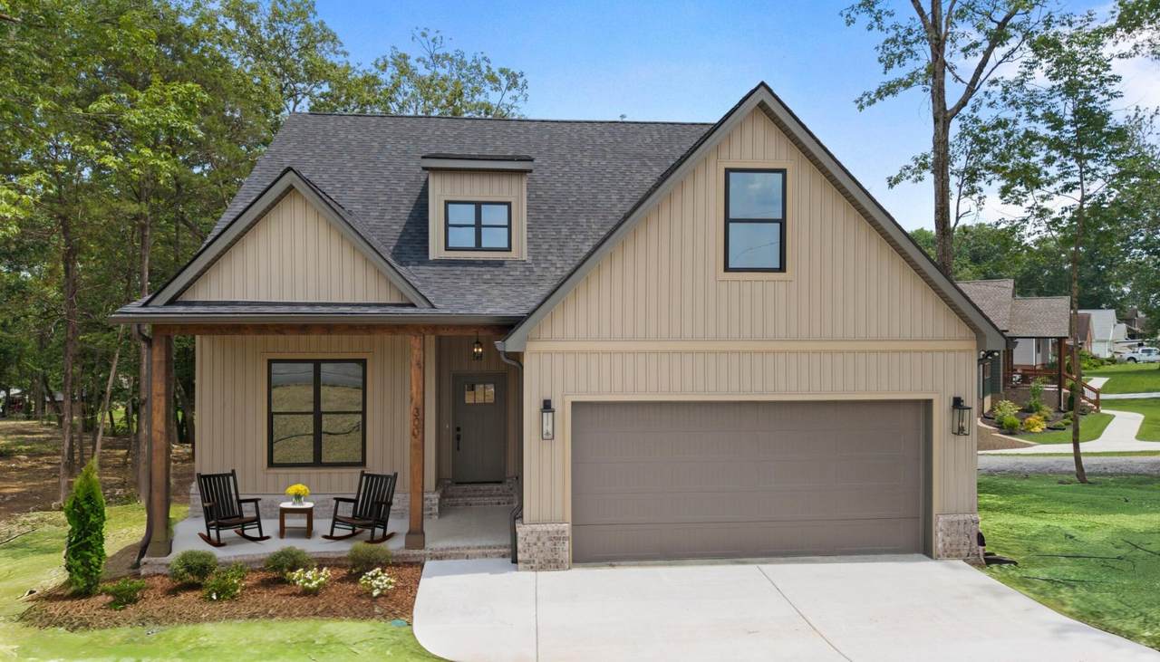 300 Dogwood Lane - Photo 1