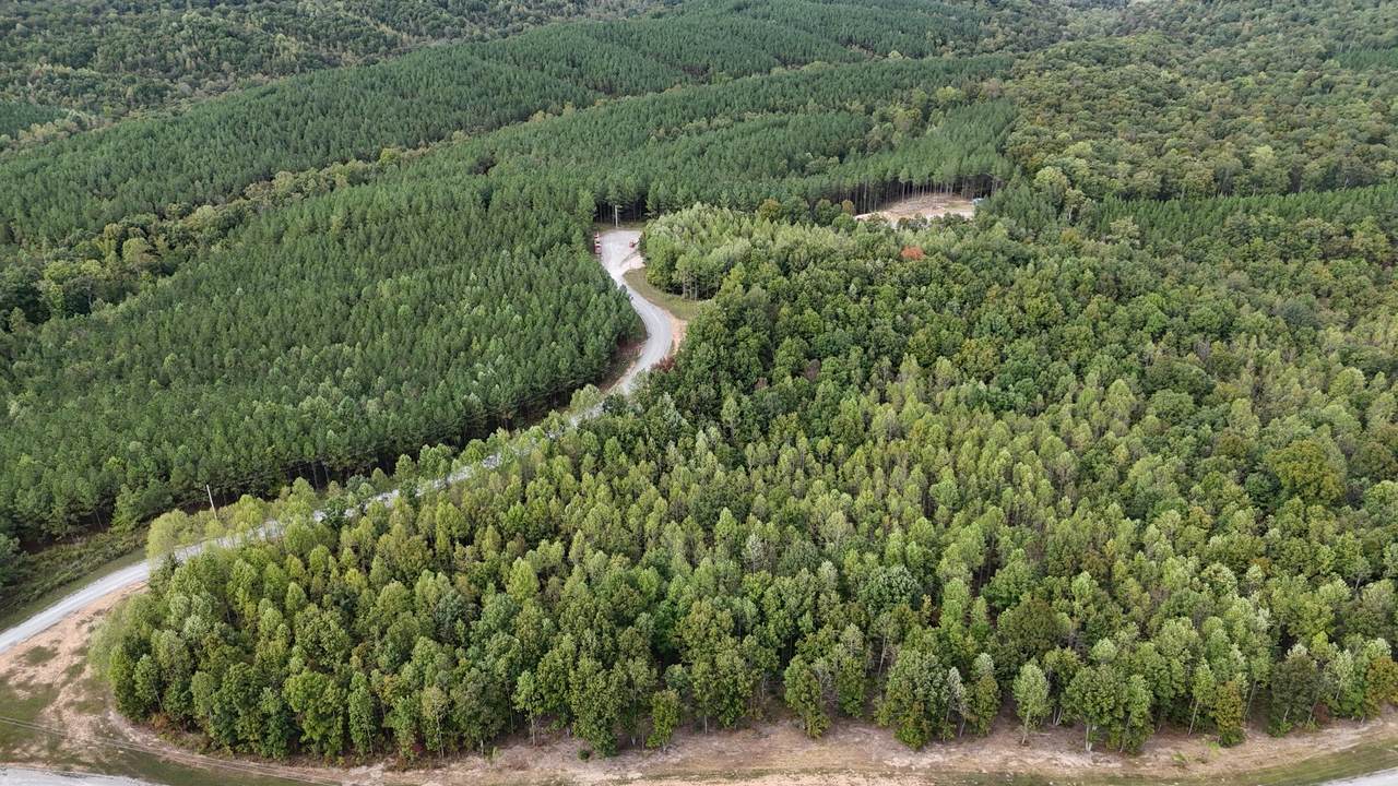 1477 Hawthorn Dr - Photo 1