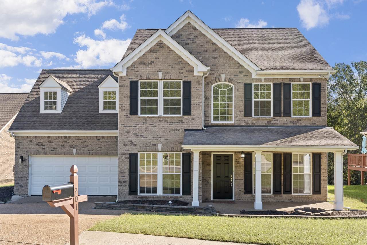 201 Cobblestone Lndg - Photo 1