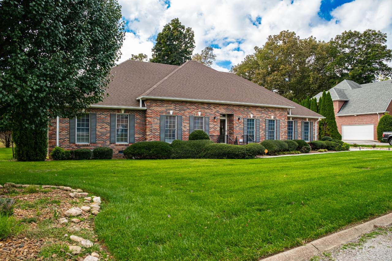 302 Albemarle Dr - Photo 1