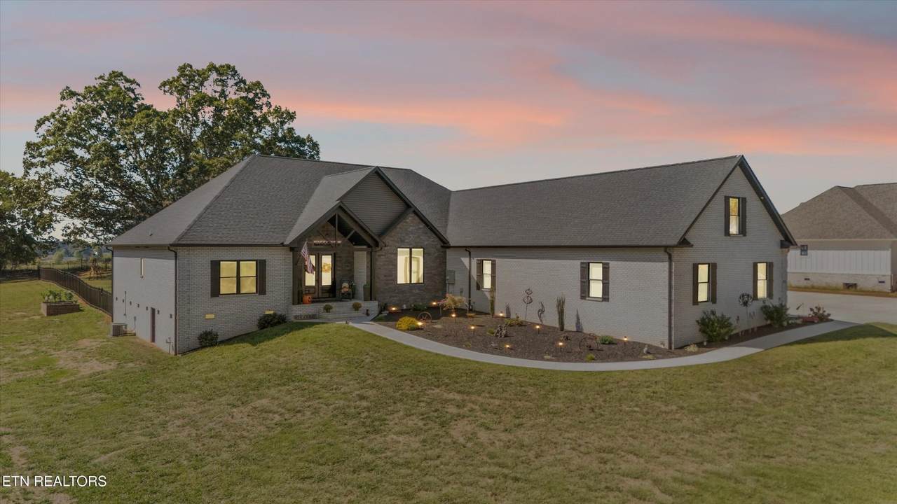 923 Herbert Drive - Photo 1