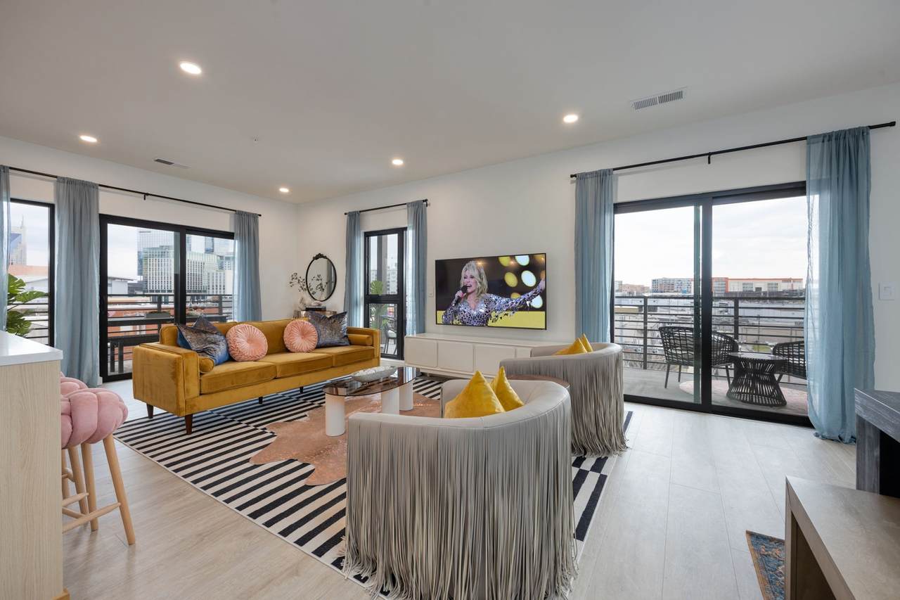 635 7th Ave - Photo 1