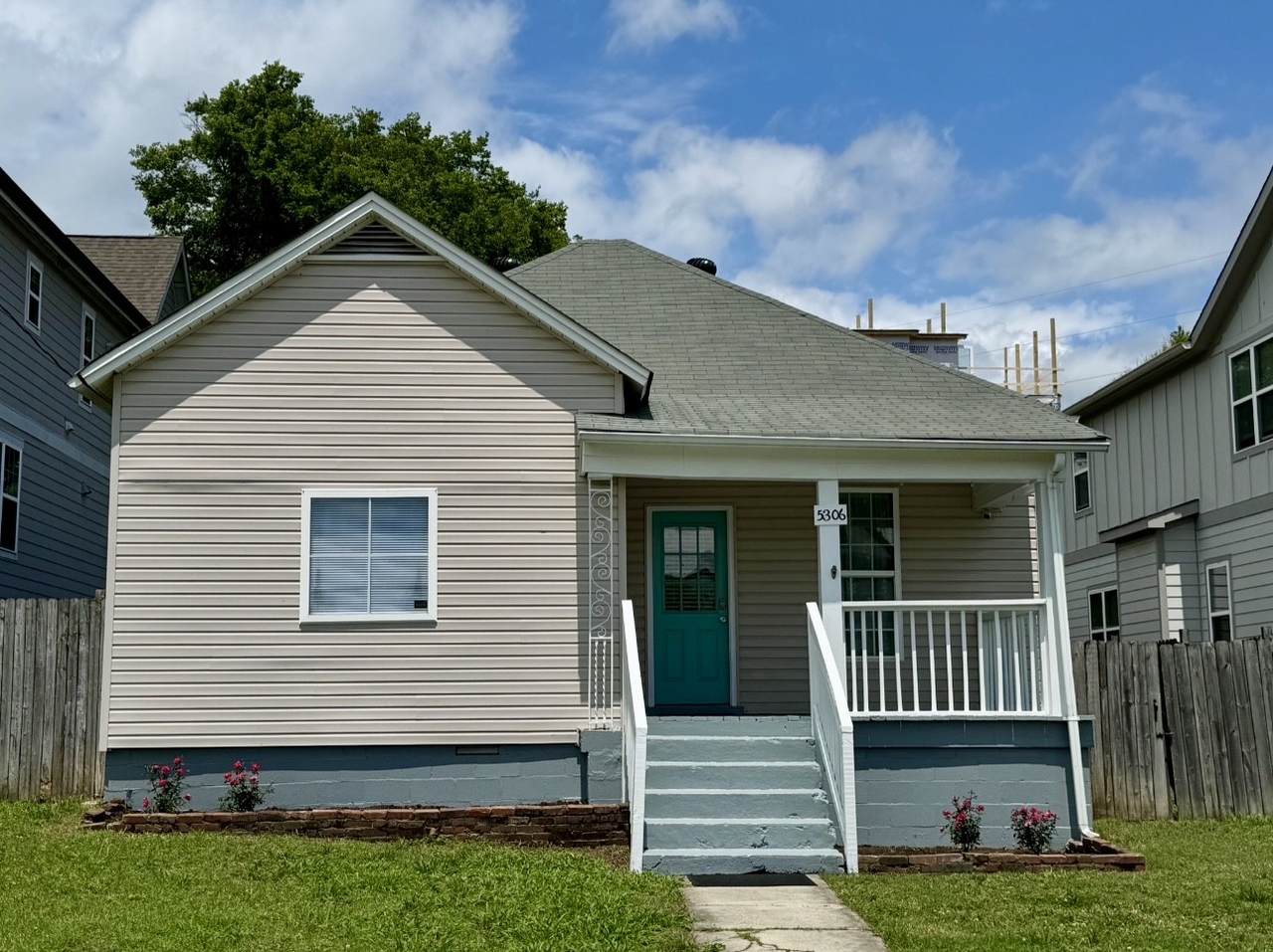 5306 Pennsylvania Ave - Photo 1