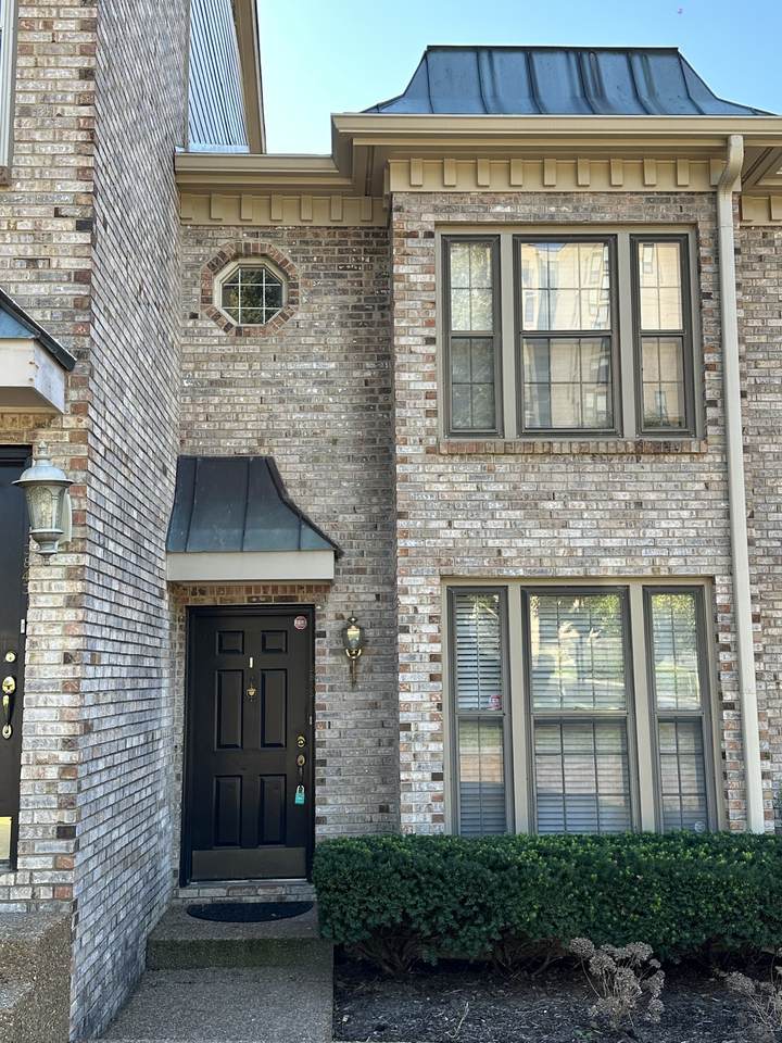 3845 Whitland Ave - Photo 1