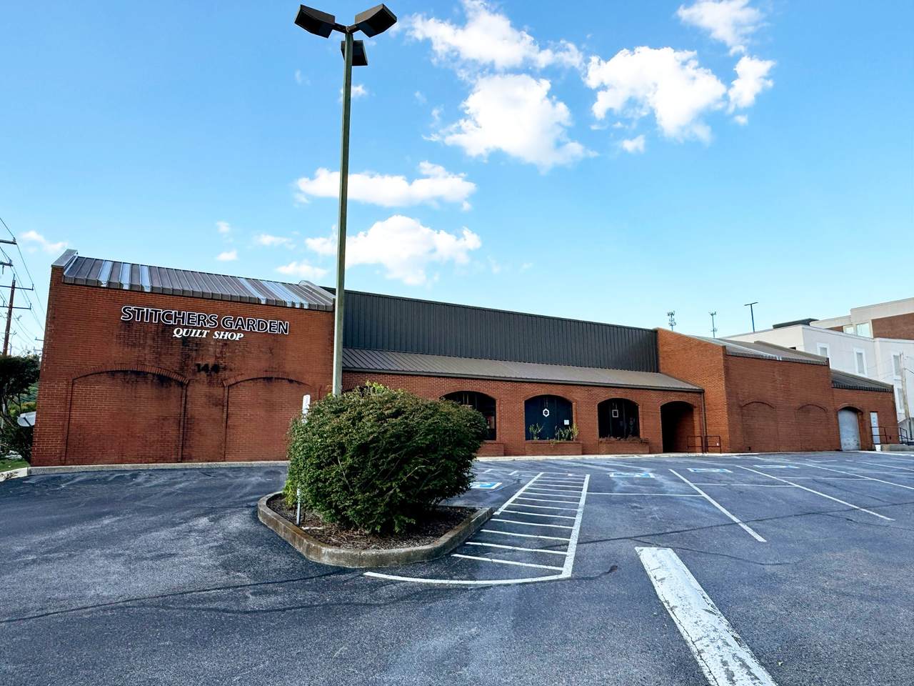 https://bt-photos.global.ssl.fastly.net/nashville/1280_boomver_1_RTC3015946-1.jpg