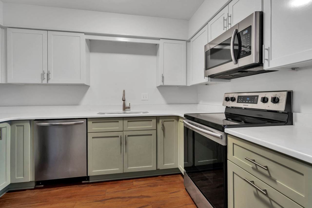 155 Ellington Pl - Photo 1