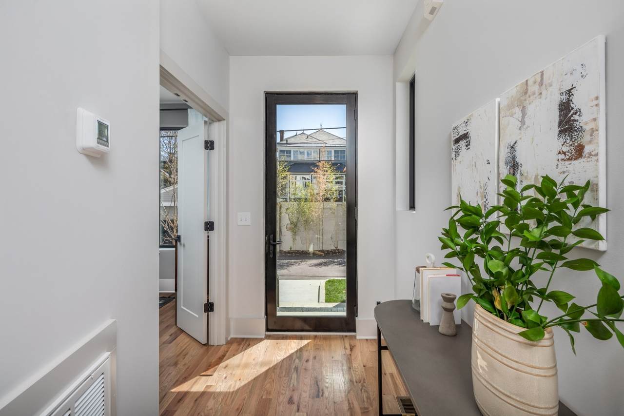 1814 Wedgewood Ave - Photo 1