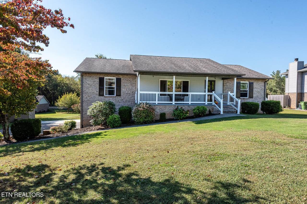 1420 Wilshire Place - Photo 1