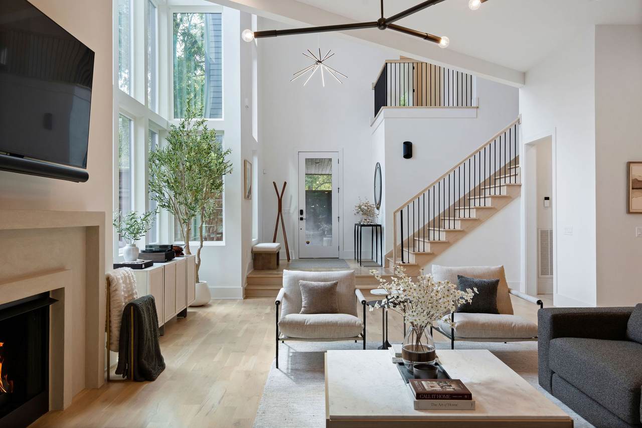 2020 Castleman Dr - Photo 1