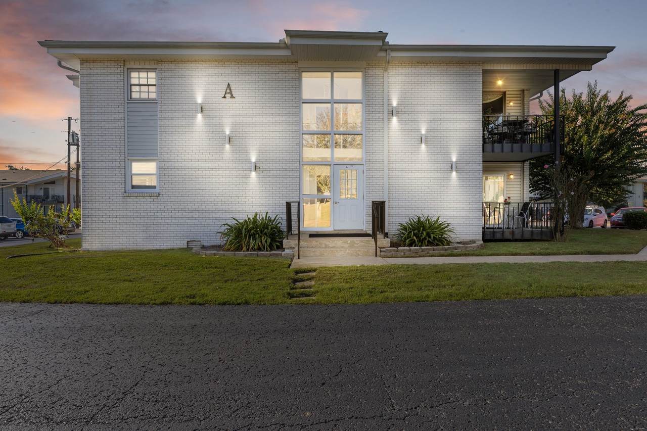 613 Hillsboro Rd - Photo 1