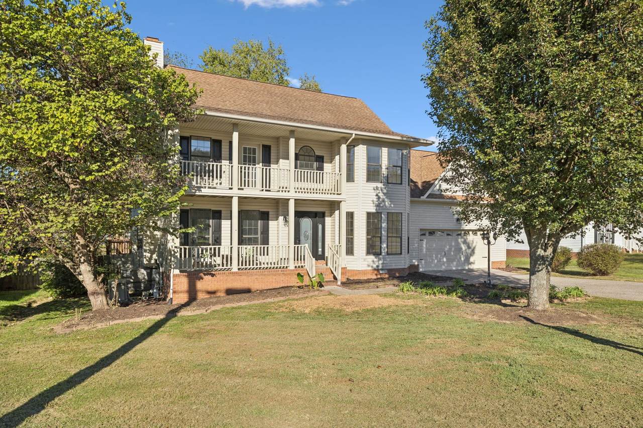 294 Buckingham Blvd - Photo 1