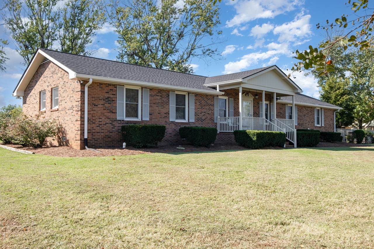 1106 Somerset Dr - Photo 1