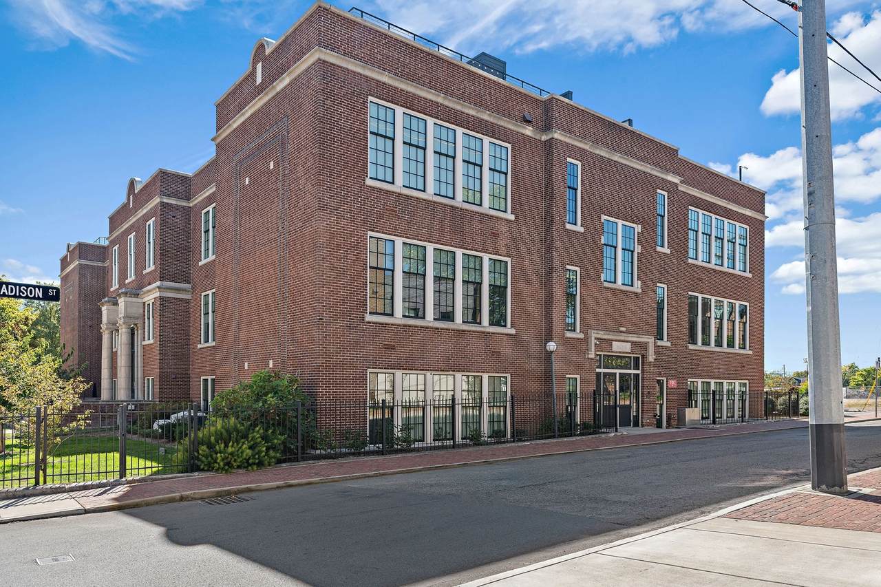 601 Madison St - Photo 1