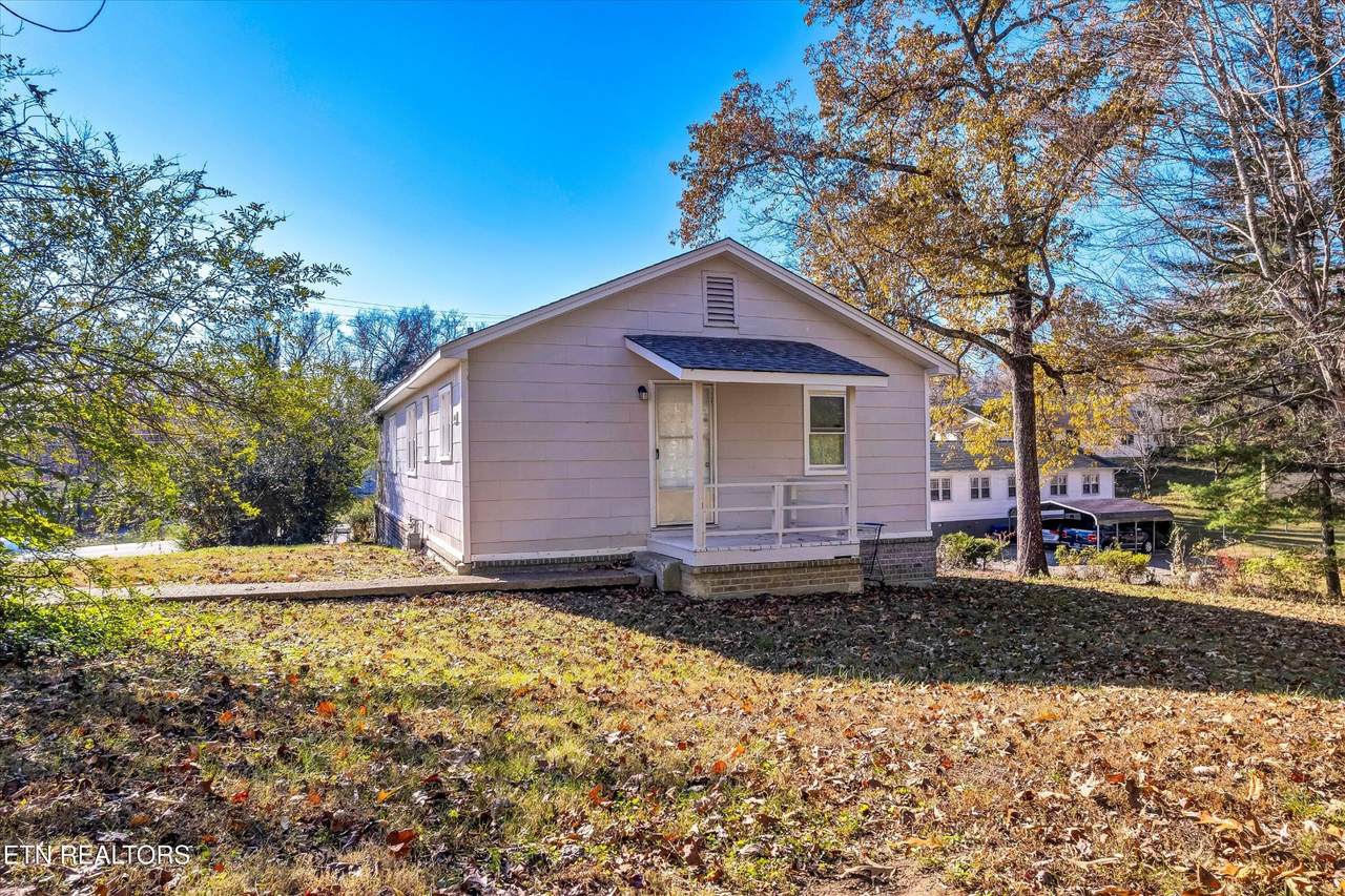 558560 W Outer Drive - Photo 1