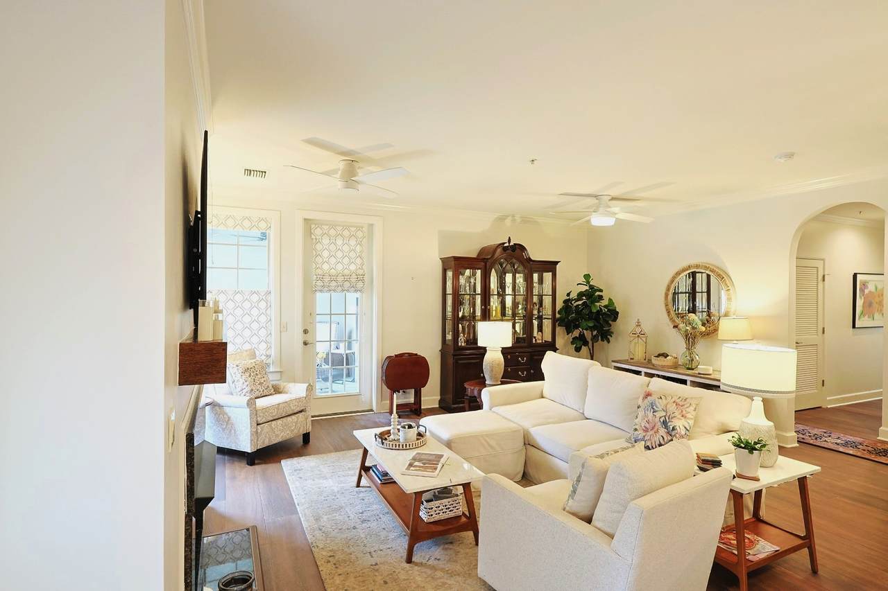 307 Seven Springs Way - Photo 1